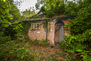 Stanmore Common, former toilet block